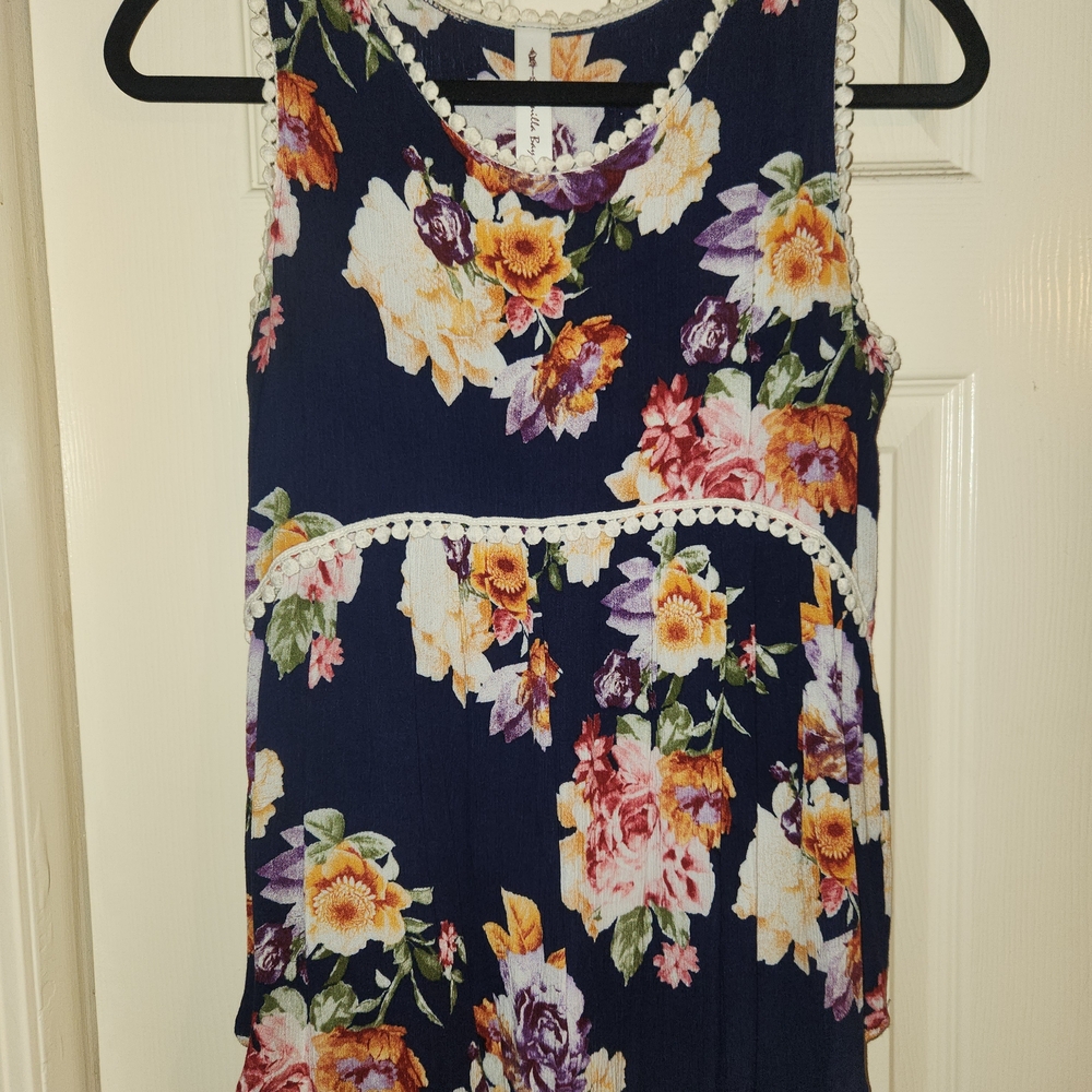 Vanilla Bay Boutique Navy Floral Sleeveless with Lace Trim. Small/medium. NWOT.